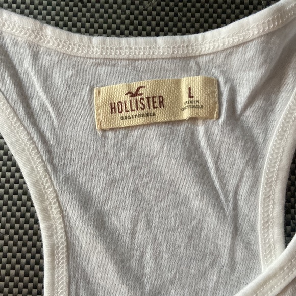 Hollister cropped top , size large. Worn twice , in good condition. - Picture 2 of 3